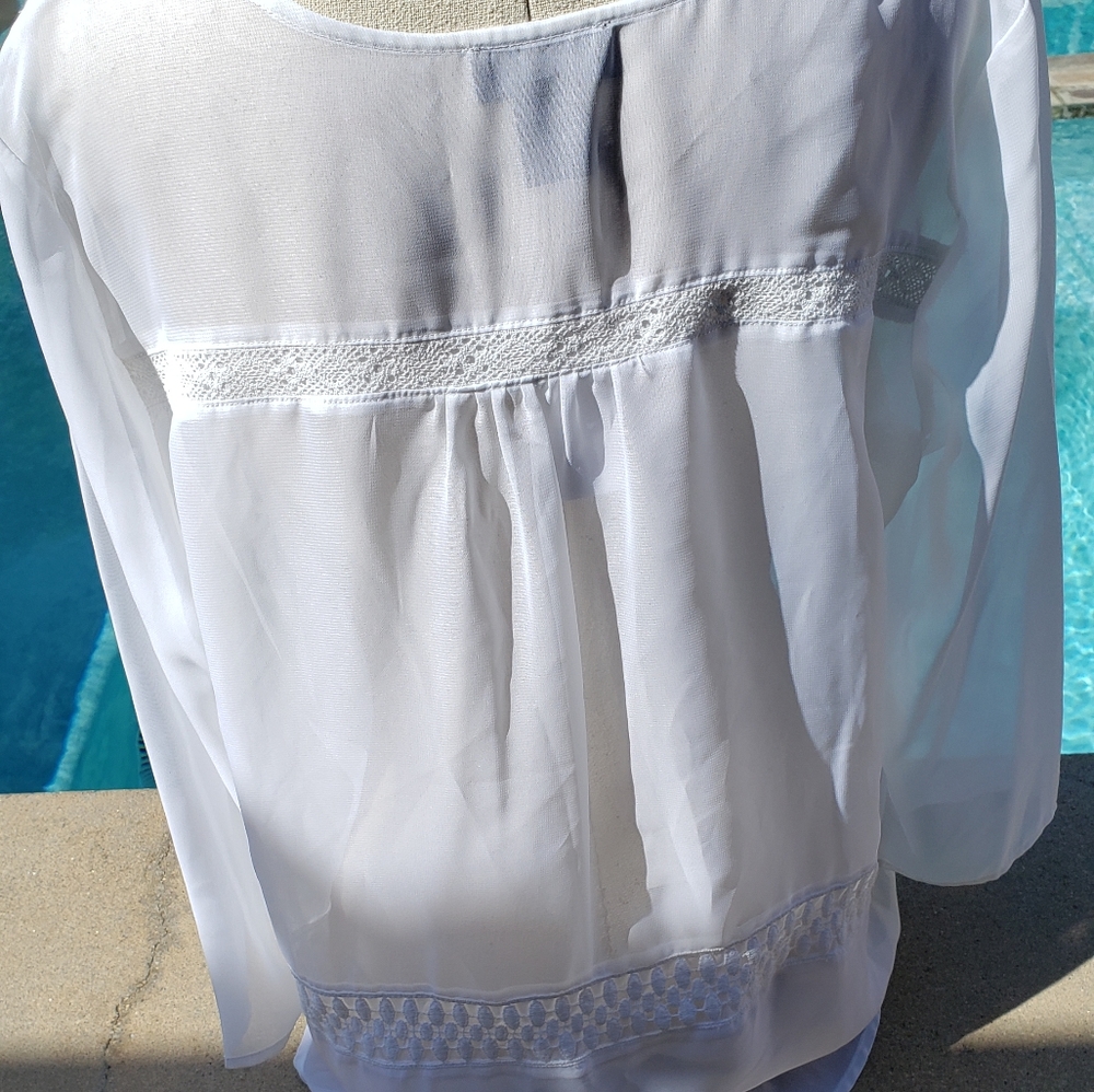 White sheer top - Picture 2 of 6